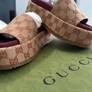 Women's platform slide sandal
